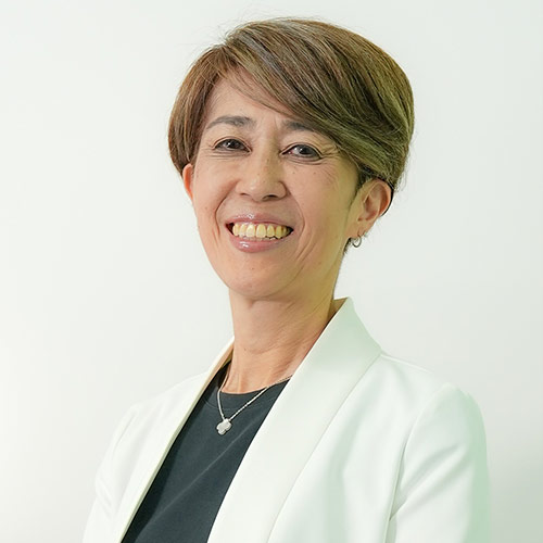 石谷　桂子